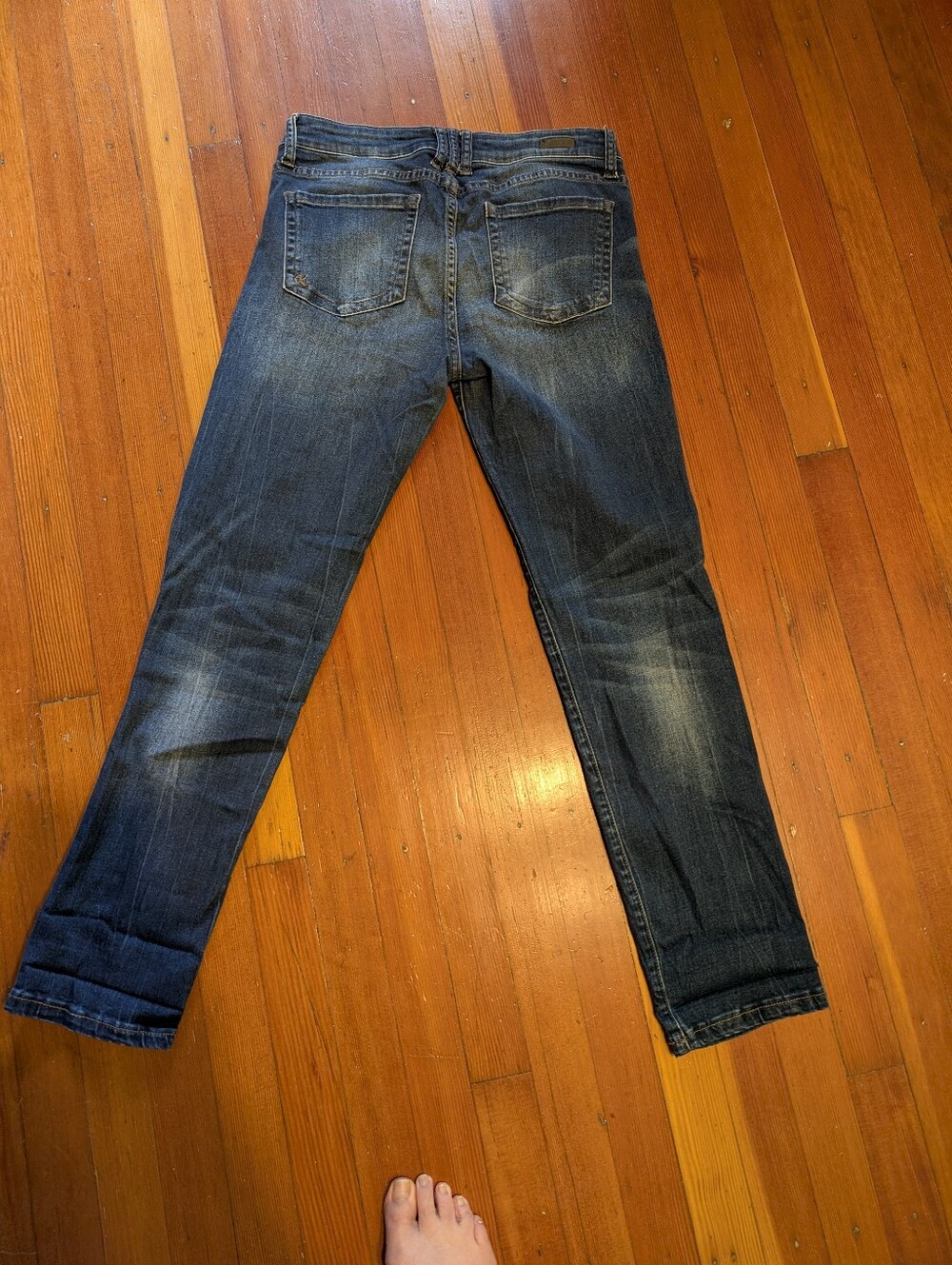 Kut from the Kloth Catherine Mid Rise Boyfriend Jeans size 6 - Picture 3 of 9